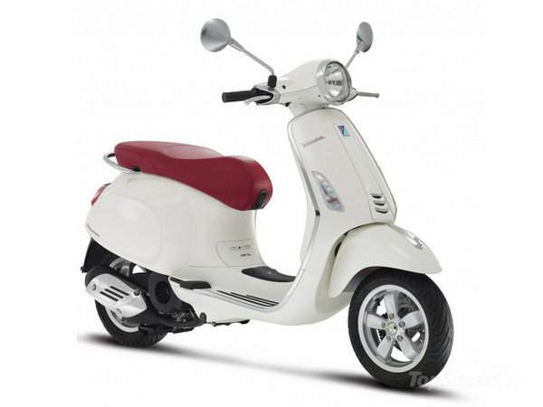 Мотоцикл Vespa Primavera 150 2015