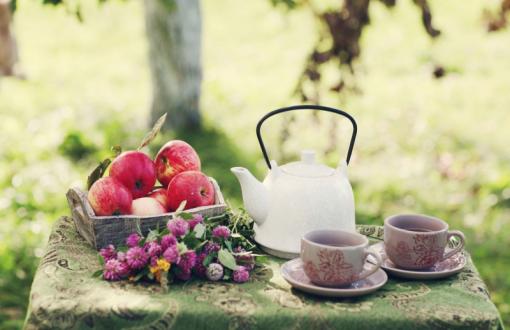 Tea and apples