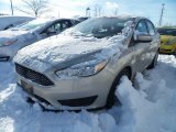 2018 White Gold Ford Focus SE Sedan #124684821