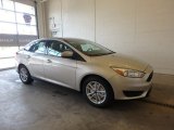 2018 White Gold Ford Focus SE Sedan #125403598