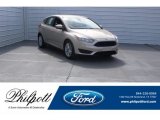 2018 White Gold Ford Focus SE Hatch #125534180