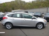 2018 Ingot Silver Ford Focus SE Hatch #127037317