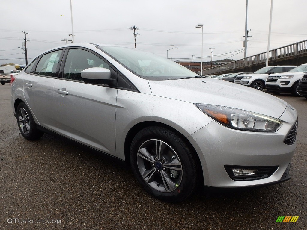 2018 Focus SE Sedan - Ingot Silver / Charcoal Black photo #8