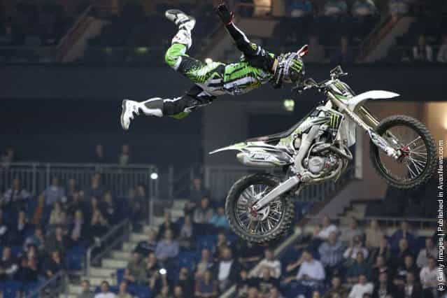 [Night Of The Jumps] Motocross Acrobatics