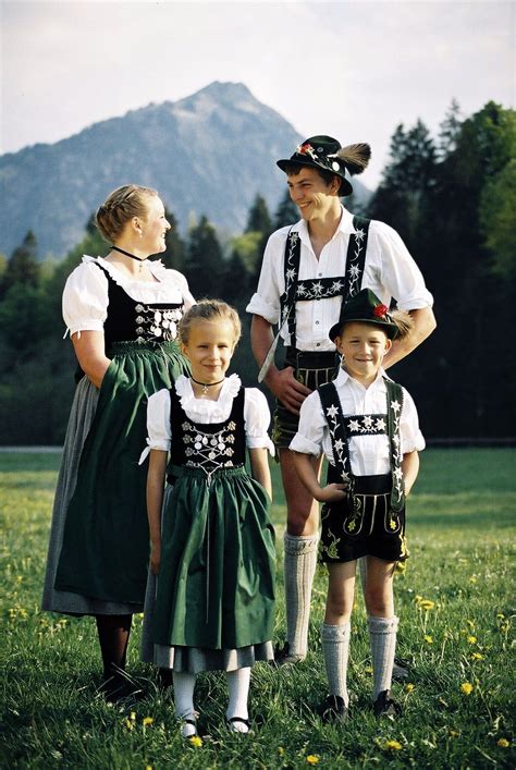 Gebirgstrachten und Heimatschutzverein Oberstdorf | Traditional german ...