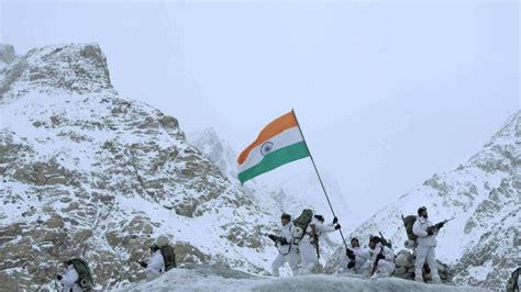 Indian Soldiers With Flag On Snow Covered Mountain HD Indian Army ...