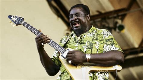 Albert King with his Flying V guitar : r/AlbertKing