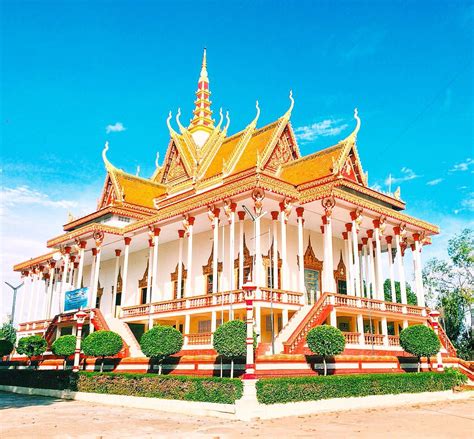 The 100-Column Pagoda - Kratie, Cambodia - When in Phnom Penh