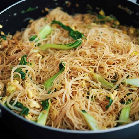 Quick & Easy Bihun Goreng Fried Vermicelli - Christie at Home