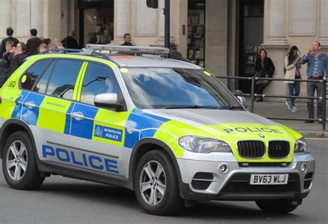 Metropolitan police-BMW X5-armed response vehicle-BV63 WLJ-JBQ - a ...