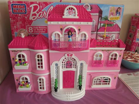 Barbie Dollhouse Wallpaper - WallpaperSafari