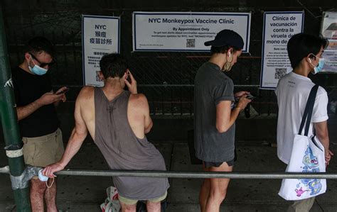 Long lines in New York for monkeypox vaccine