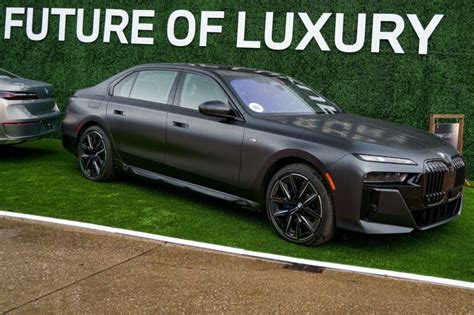 √2023 BMW 7 Series G70 Showcased At Kentucky Derby As Classy 760i - BMW ...