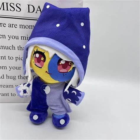 Does anyone have the knock off collector plush? I ordered one on Amazon ...