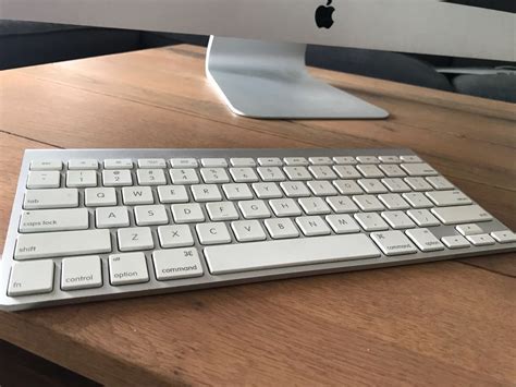 Apple iMac 27-inch Mid 2011 + Keyboard + Magic Trackpad 2, Electronics ...