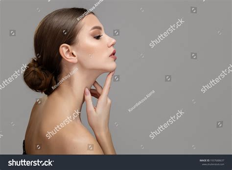 Beautiful Woman Face Side View: Over 64.297 Royalty-Free Licensable ...