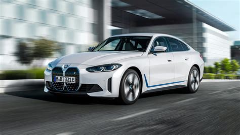 New 544hp BMW i4 M50 EV revealed, UK prices and specs confirmed | carwow