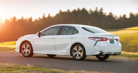 2018 Toyota Camry Hybrid review - photos | CarAdvice