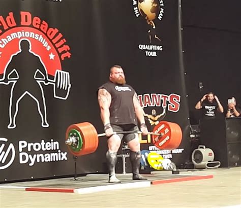 Watch Eddie Hall Set a New World Record With a 1,102-Pound Deadlift ...