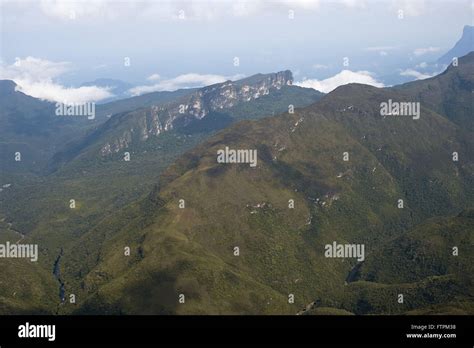 Sierra Imeri the Pico da Neblina National Park - the highest point in ...