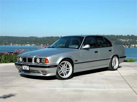 10 Things Only True Gearheads Know About The E34 BMW M5