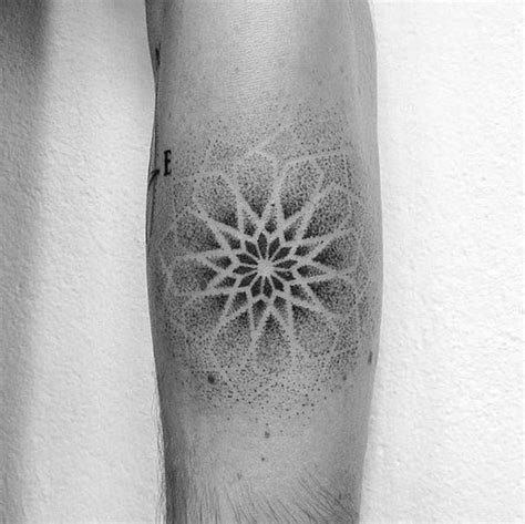 dotwork tattoos 2017 | Dot tattoos, Snow flake tattoo, Tattoos