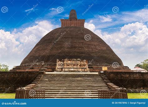 Jethawanaramaya Stupa in Sri Lanka Stock Photo - Image of dagoba, lanka ...