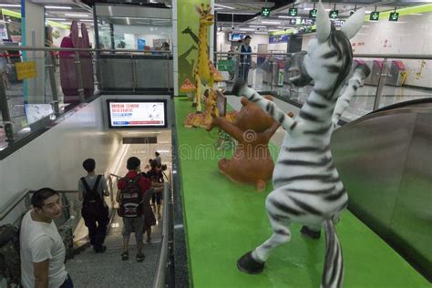 Chengdu Metro Line 3 Subway Train Editorial Image - Image of floor ...