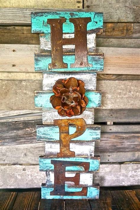 30+ DIY Wood Pallet Sign Ideas & Tutorials