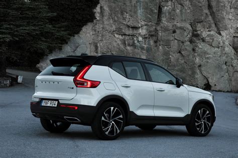 Volvo Xc40 Black Edition 2024 - Kitti Lindsay