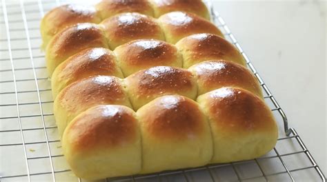 Homemade Pan Rolls Recipe | Recipes.net