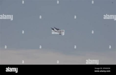 C 17 landing Stock Videos & Footage - HD and 4K Video Clips - Alamy