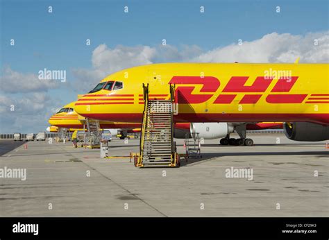 Dhl Logo Stock Photos & Dhl Logo Stock Images - Alamy