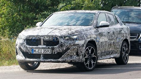 2024 BMW X2 Spied In Base Trim Displaying Extra Of Its Nostril ...