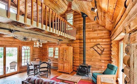 Rustic Cozy Log Cabin By Lake Superior - Log Homes Lifestyle