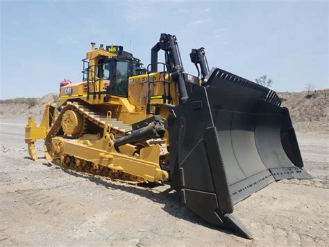 WORLD FIRST: Next-Gen D11 Dozer Secured By The National Group | iseekplant