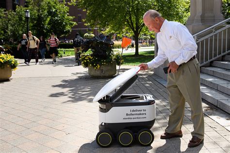 Starship's food delivery robots are now serving at Purdue's campus