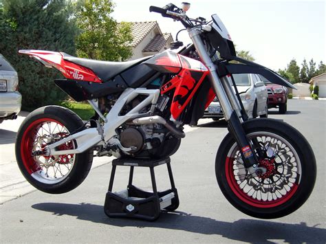 Aprilia Aprilia SXV 550 - Moto.ZombDrive.COM