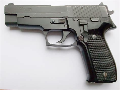 SIG Sauer P226 – Wikipedia