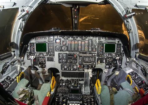 Boeing B-1B Lancer cockpit : r/cockpits