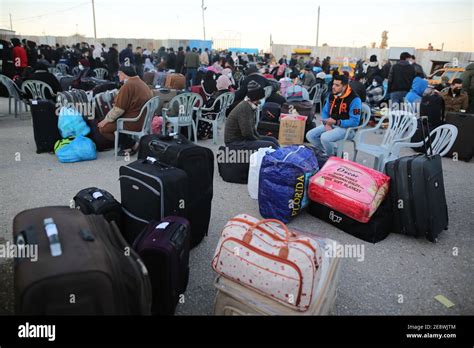 Rafah, The Gaza Strip, Palestine. 1st Feb, 2021. Palestinian wait to ...