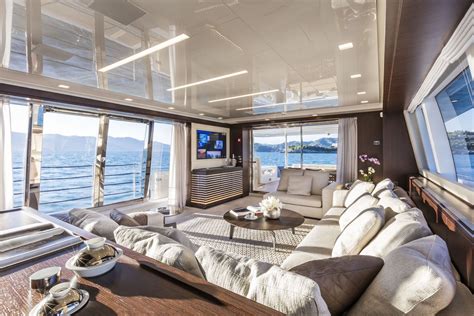 Living room inside a Yacht. - Imgur | Yacht interior design, Luxury ...