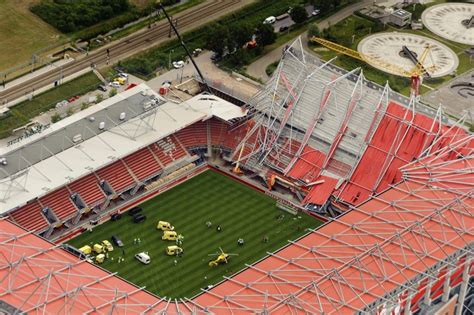 FC Twente Stadium Collapses, One Killed 16 Injured (PICTURES) | IBTimes