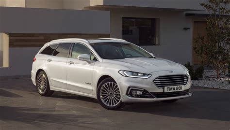 Ford Mondeo Hybrid estate (2019) review: must try harder | CAR Magazine