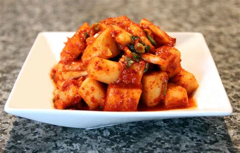 Kkakdugi (Cubed radish kimchi) recipe - Maangchi.com