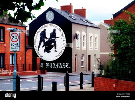 Mural, East Belfast, Loyalist Mural Stock Photo: 18334776 - Alamy