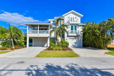 Atlantis Beach House - Vacation Rental in Bradenton Beach,Florida | AMI ...