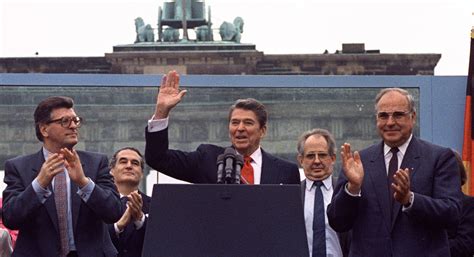 Reagan challenges Gorbachev to 'tear down' Berlin Wall, June 12, 1987 ...