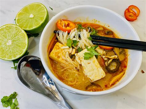 Easy Spicy Thai Noodle Soup