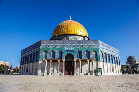 Al Aqsa Mosque On Temple Mount In Jerusalem Stock Photo - Download ...